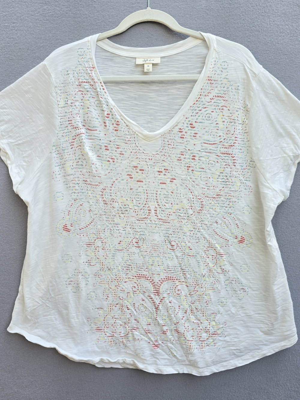 Style & Co. White V-Neck Short Sleeve Top with Multicolor Print Design 3X
